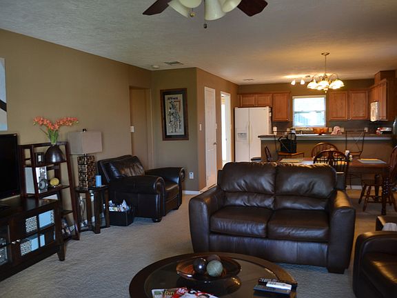 3rd image of 4311 Spring Garden Dr
