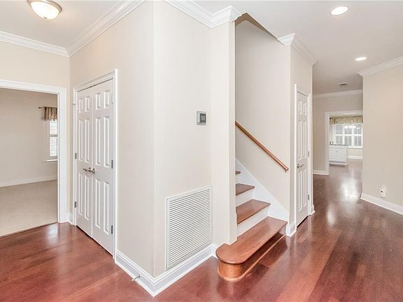 4th image of 6716 Somerby Ln