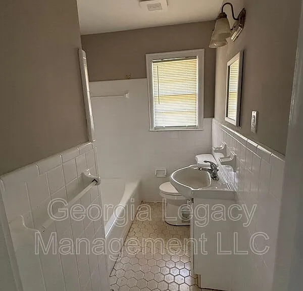 468 Taylor St — Photo 5