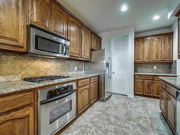 5th image of 1327 Spirit Falls Dr