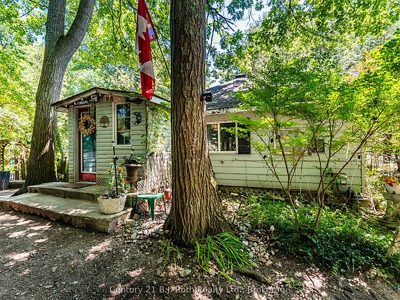 2nd image of 307 Tiny Beaches Rd S