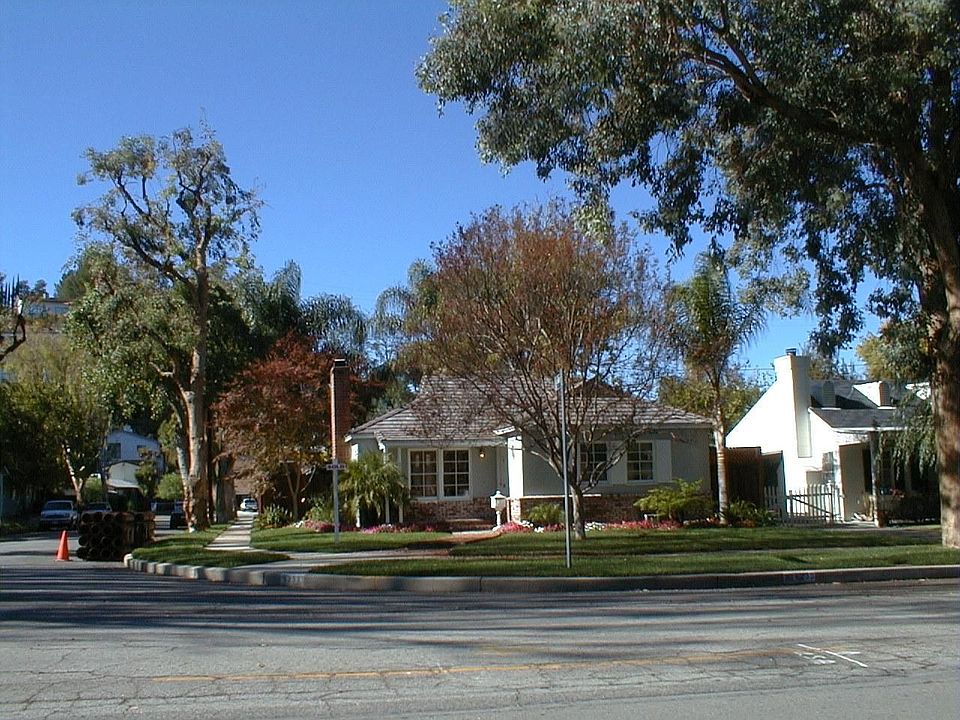 1st image of 5233 Comercio Ave