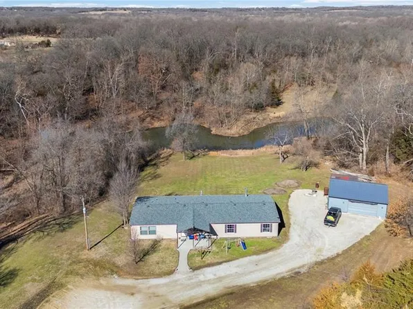 1799 Jackson Rd, Ottawa, KS 66067