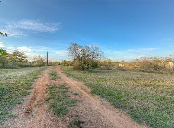 4th image of 3848 S State Highway 304 Space 1