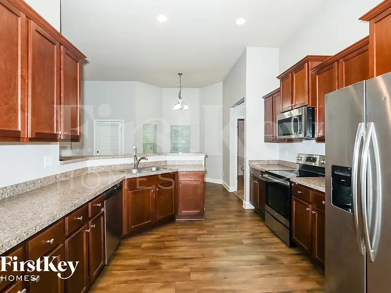1000 Yorkshire Dr — Photo 8