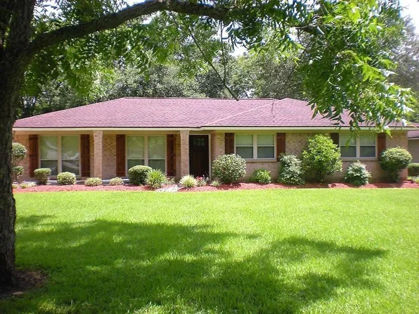 1025 County Road 609, Angleton, TX 77515