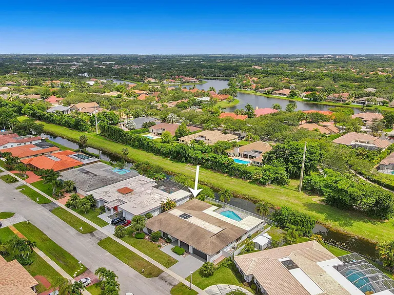 16610 Royal Poinciana Ct — Photo 7