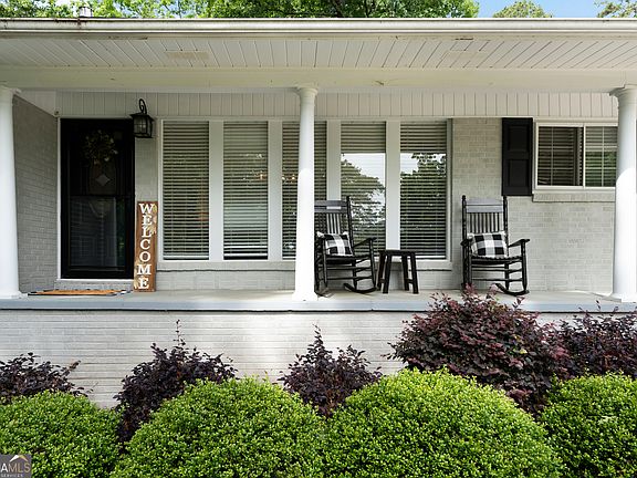 3rd image of 212 Sherwood Dr
