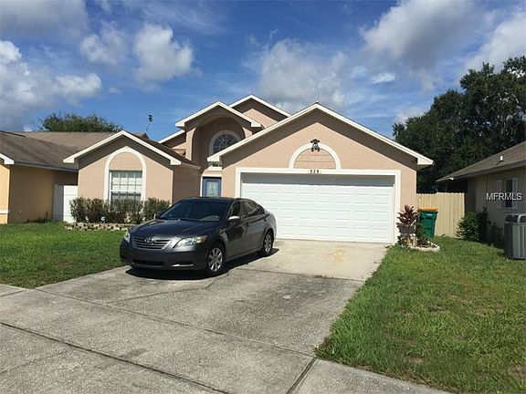 2nd image of 828 Country Crossing Ct