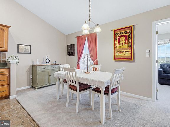 5th image of 730 Heather Rdg