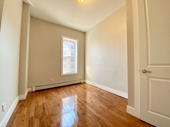 4th image of 286 Clarkson Ave APT 4