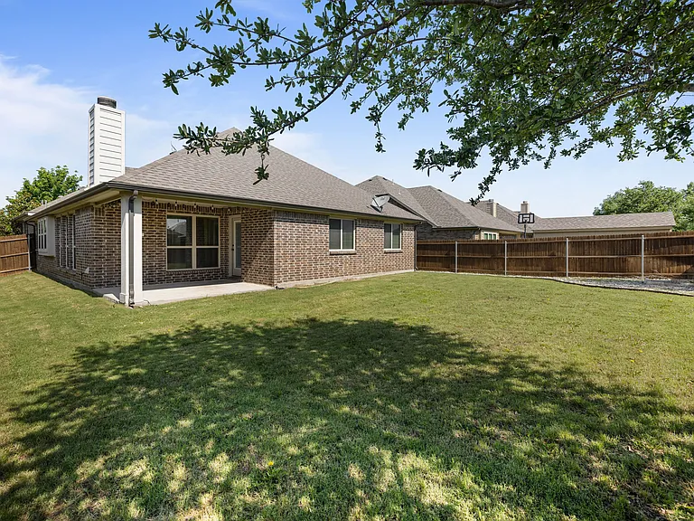300 Kelvington Dr — Photo 30