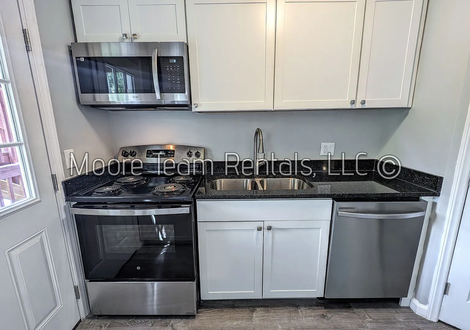 6th Ave W 408 — Photo 4