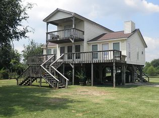 2101 7th St, High Island, TX 77623