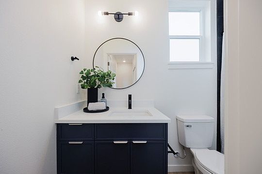 5th image of 634 NE Church St #1