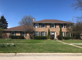 809 Dorset Dr, Wheaton, IL