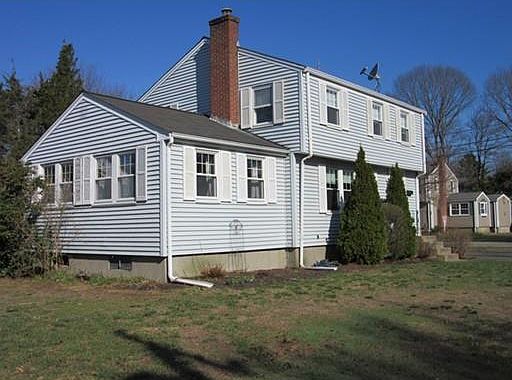 4th image of 92 Whipple St