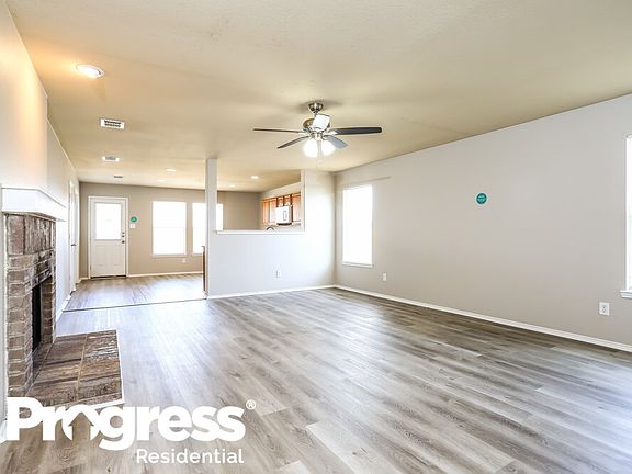 4th image of 529 Indian Paintbrush Dr