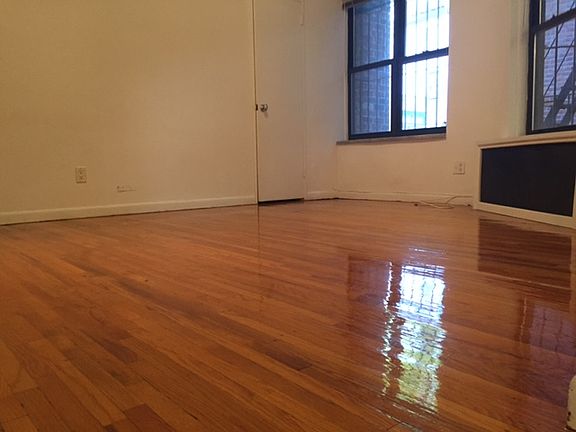 4th image of 17 W 70th St APT 2