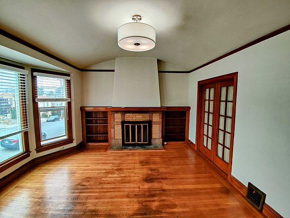 3rd image of 2639 21st Ave