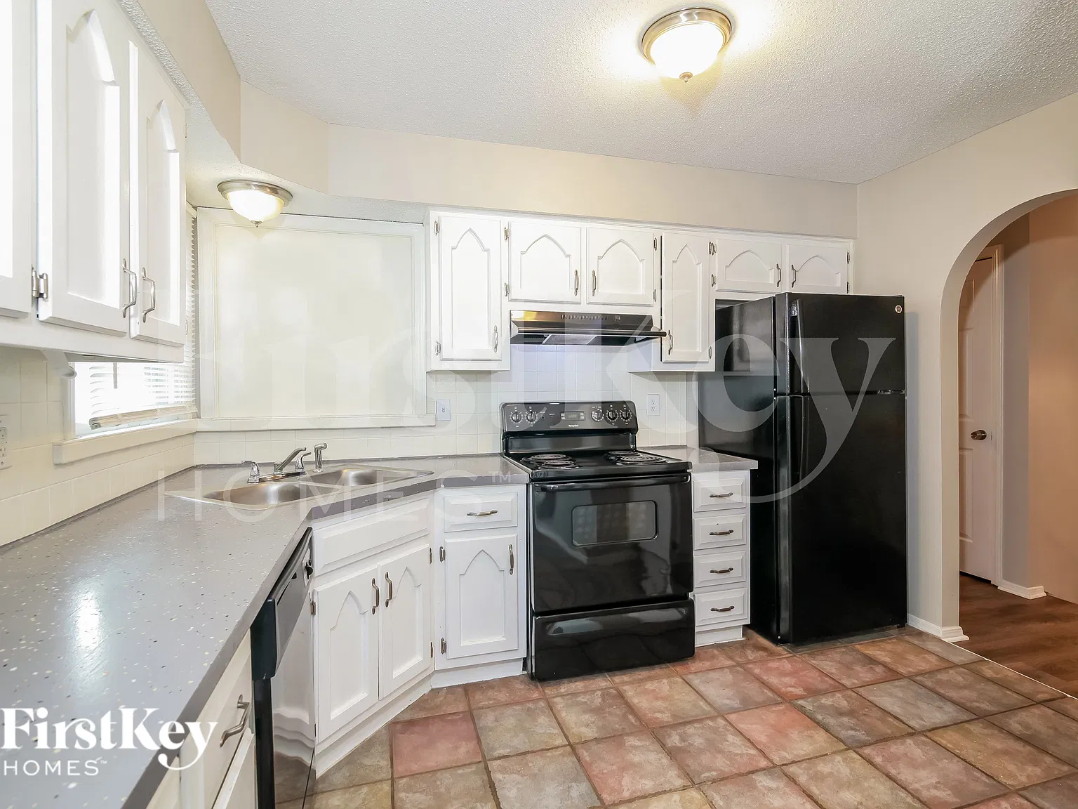 3 bed, 2.0 bath, 1226 sqft, $2,000 — Photo 4