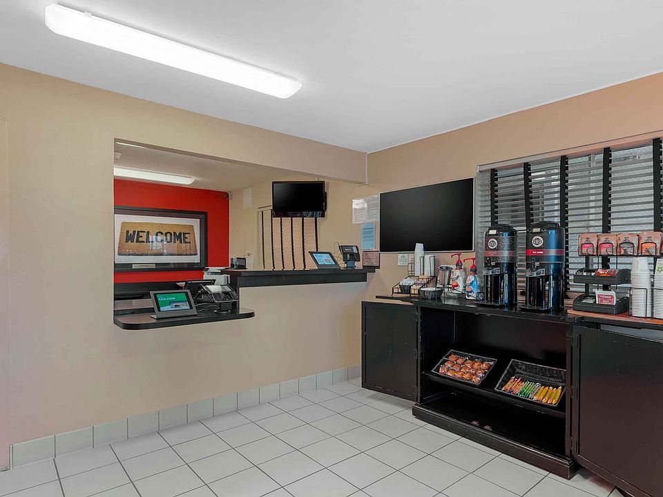 Lobby and Guest Check-in
