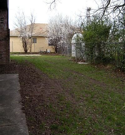 5th image of 1113 Carmelita Ave