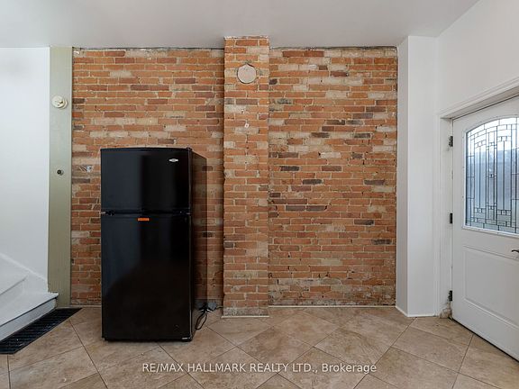 5th image of 10 Woodgreen Pl