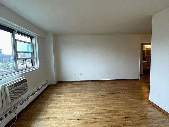 5th image of 191 Willoughby St APT 14D