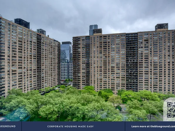 180 Riverside Boulevard image 5 of 31