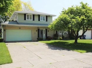 23 N Brier Rd, Amherst, NY 14228