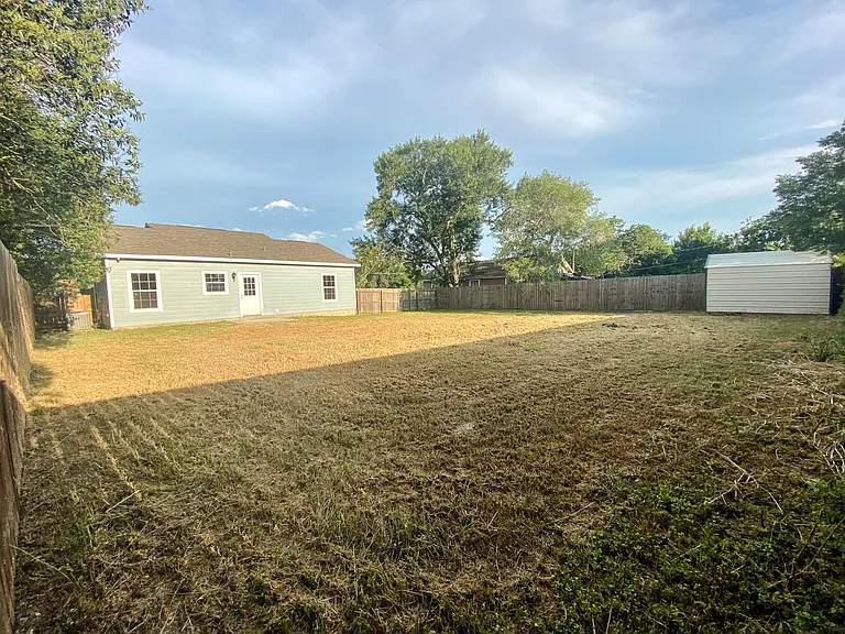 153 Ivy Ave — Photo 10