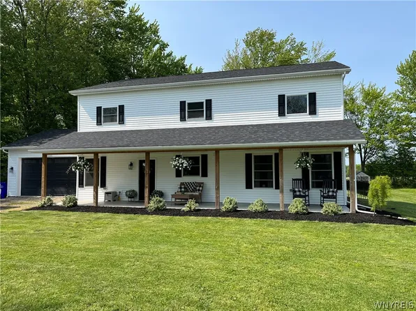 5355 Feigle Rd, Lockport, NY 14094