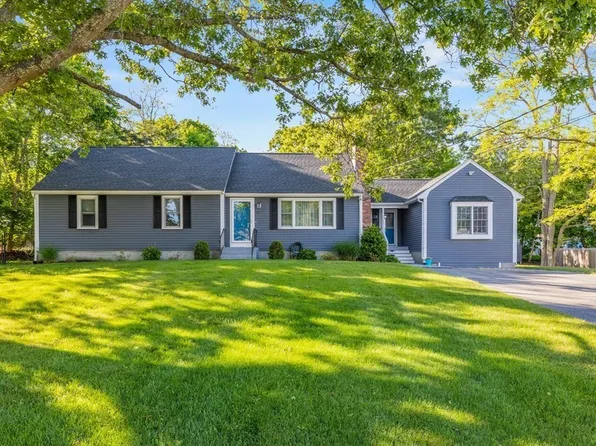 29 Washburn St, Bourne, MA 02532