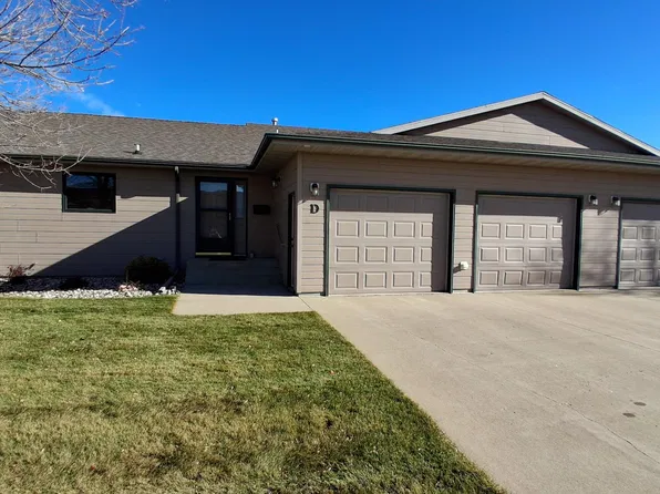 824 35th Ave SW, Minot, ND 58701