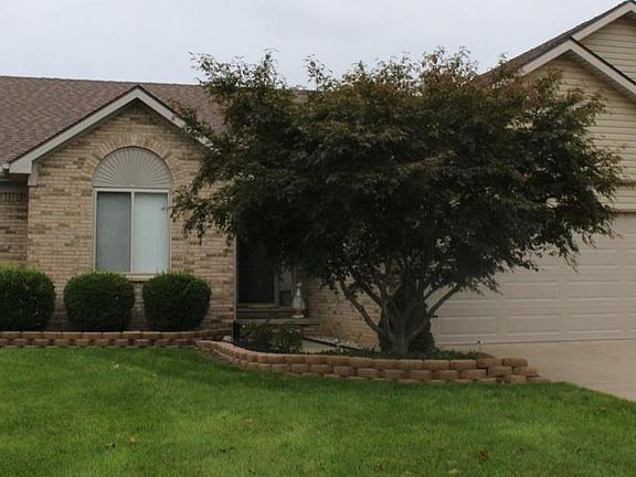2nd image of 47475 Bentley Dr