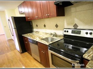 1253 Raum St NE APT 3, Washington, DC 20002