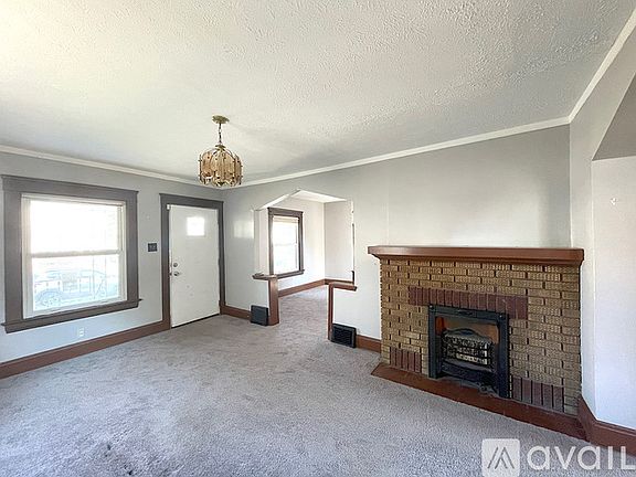 3rd image of 4255 W 21st St
