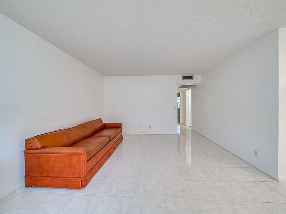 4th image of 801 SW 133rd Terrace #105K