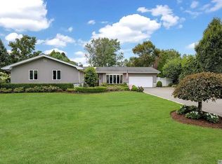 10 Cross Bow Ln, Commack, NY 11725