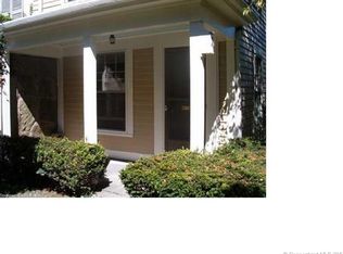 6 Burrows St, Groton, CT 06340