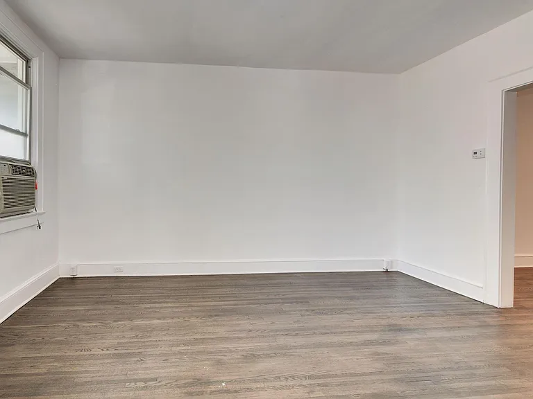 2413 Minnesota Ave SE — Photo 2