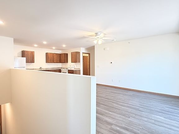 2nd image of 1450 Peterson Dr #308