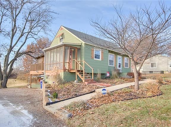 3rd image of 6308 N Main St