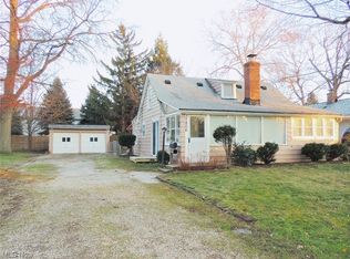 37806 Green Dr, Eastlake, OH 44095