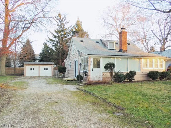 37806 Green Dr, Eastlake, OH 44095