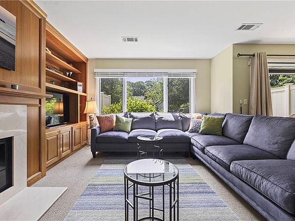 4th image of 2 Martingale Ln