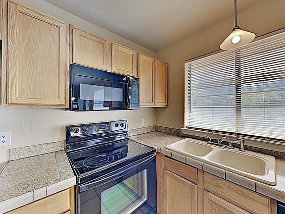4th image of 5603 Thunderbird St APT B