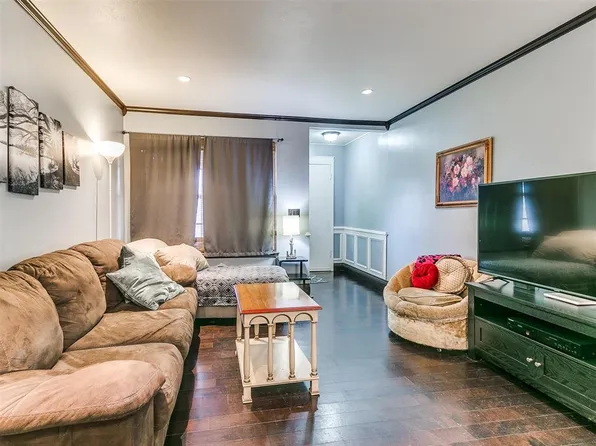 5721 NW 65th St, Warr Acres, OK 73132