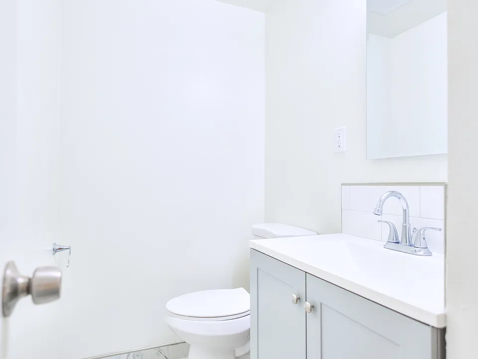 Level 1 Half Bathroom